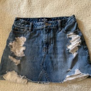 HOLLISTER DEMIN DISTRESSED SKIRT